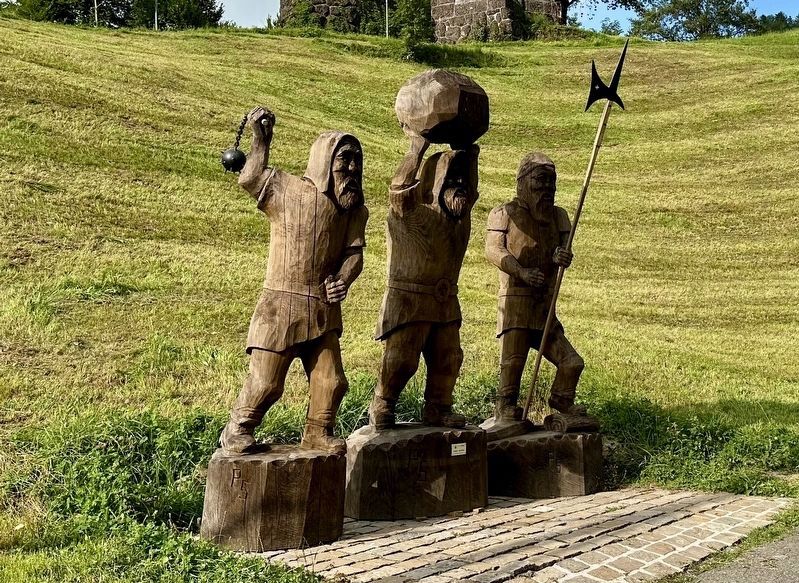 Morgarten Monument - sculptures of the fighters image. Click for full size.