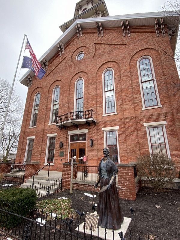 Sojourner Truth Statue and Marker in front of court house image. Click for full size.