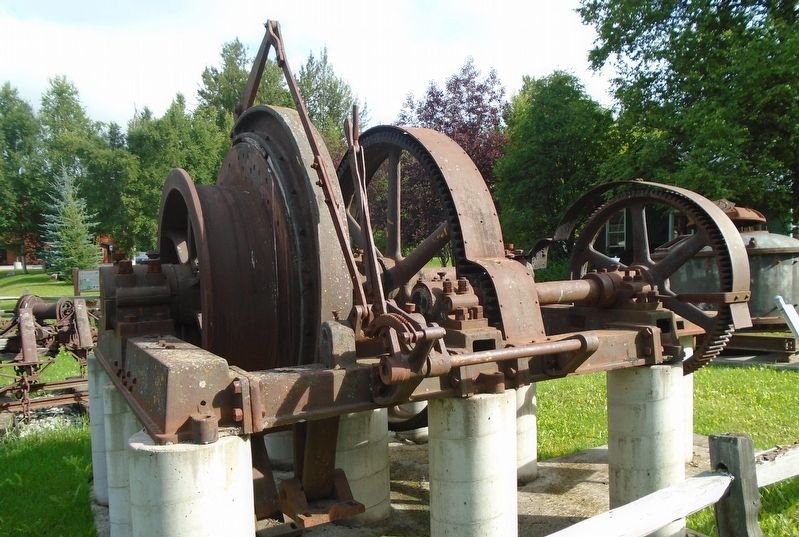 Large Hoist. Click for full size. Large Hoist image. Click for full size.