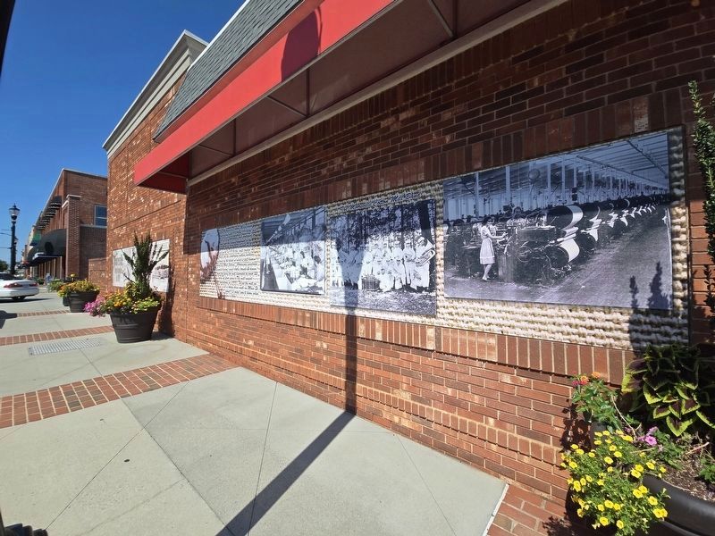 The Mooresville mural looking south along N Main St image. Click for full size.