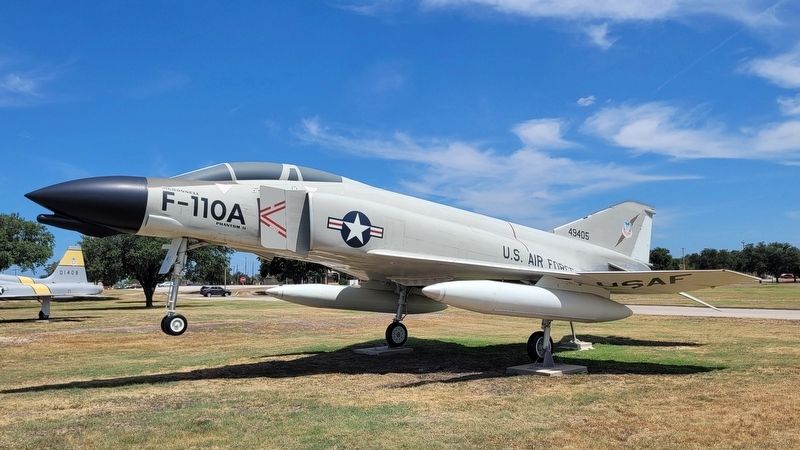F-4 "Phantom II". Click for full size. F-4 "Phantom II" image. Click for full size.