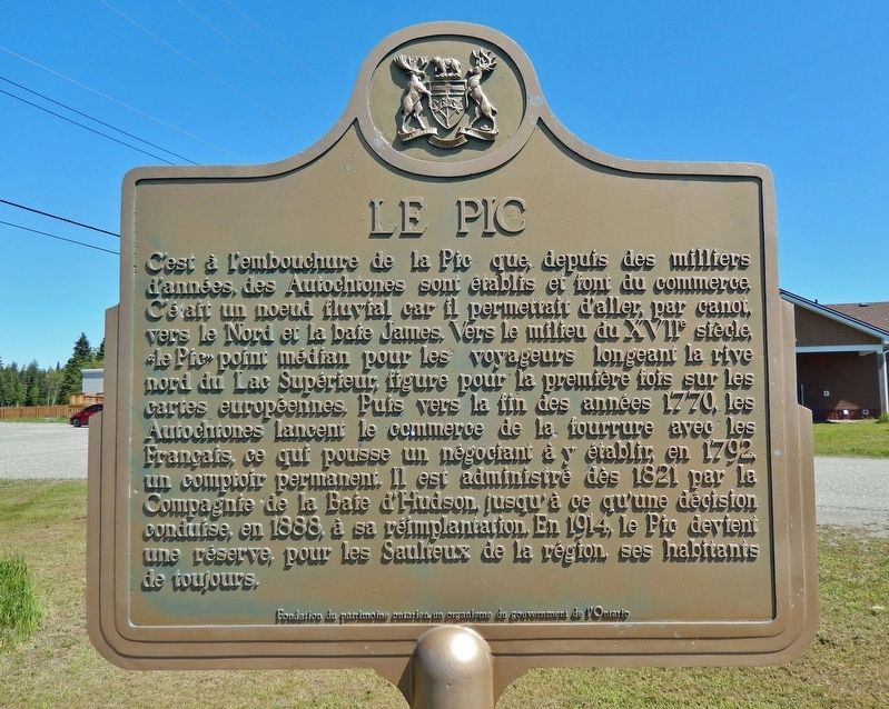 Le pic (<i>marker south side</i>). Click for full size. Le pic (<i>marker south side</i>) image. Click for full size.