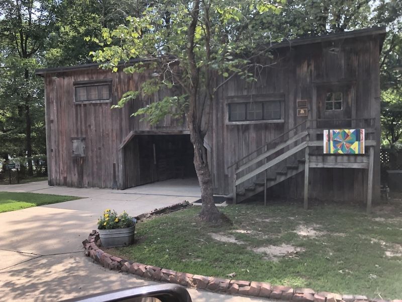 Hemingway Barn-Studio Marker image. Click for full size.