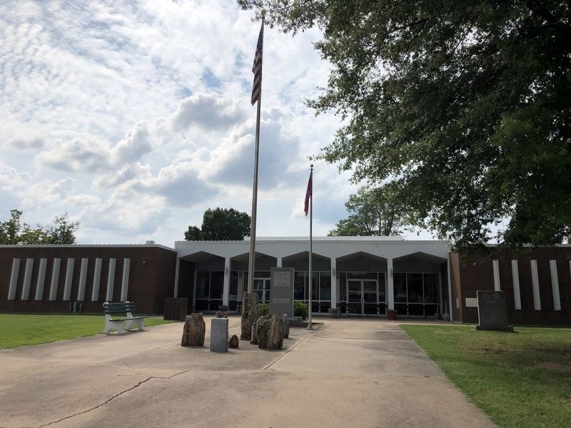 Clay County Veterans Memorial image. Click for full size.