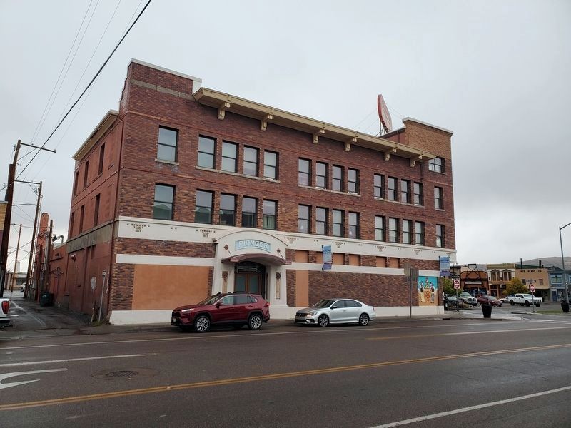 Full view of Pioneer Saloon and Hotel Building image. Click for full size.