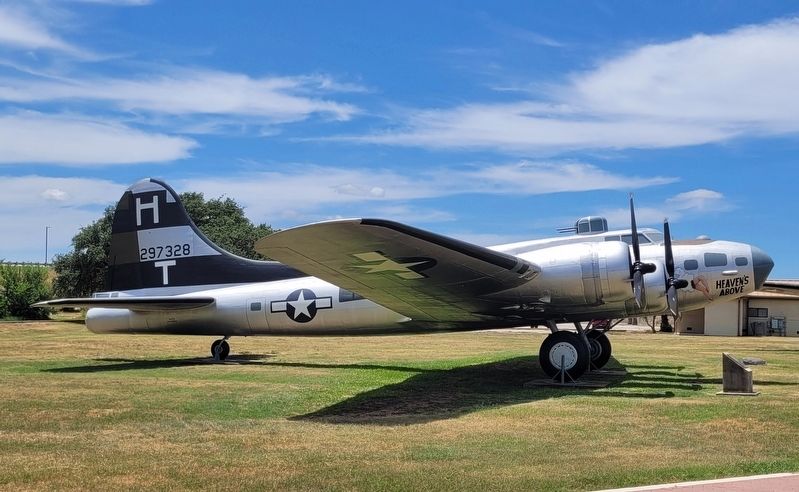 B-17 "Flying Fortress". Click for full size. B-17 "Flying Fortress" image. Click for full size.