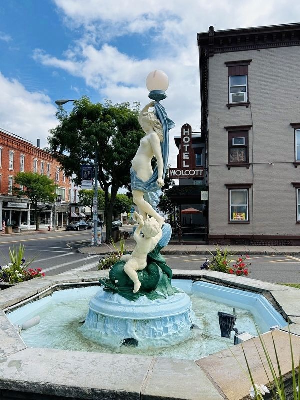 Venus Fountain. Click for full size. Venus Fountain image. Click for full size.