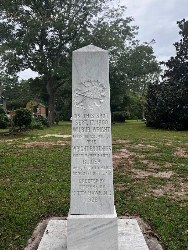 Wright Brothers' Memorial image. Click for full size.