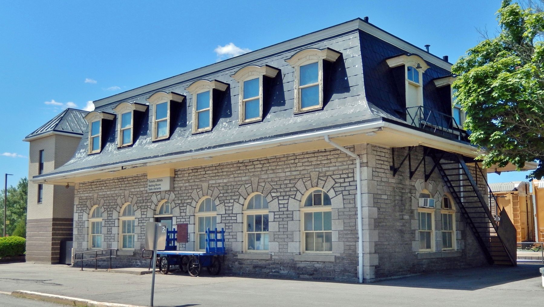 Historic Belleville Railway Station (<i>southeast elevation</i>). Click for full size. Historic Belleville Railway Station (<i>southeast elevation</i>) image. Click for full size.