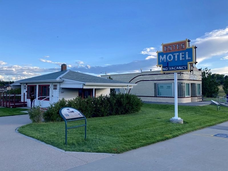 Estes Motel and Marker. Click for full size. Estes Motel and Marker image. Click for full size.