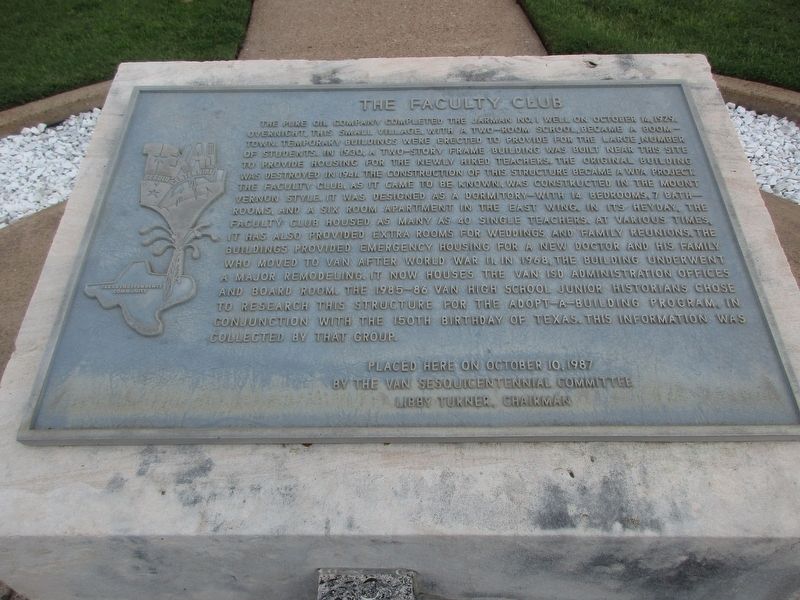 The Faculty club informational plaque image. Click for full size.