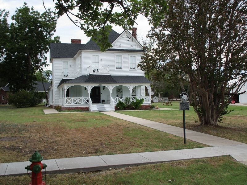 Duncan and Emma McKellar House image. Click for full size.