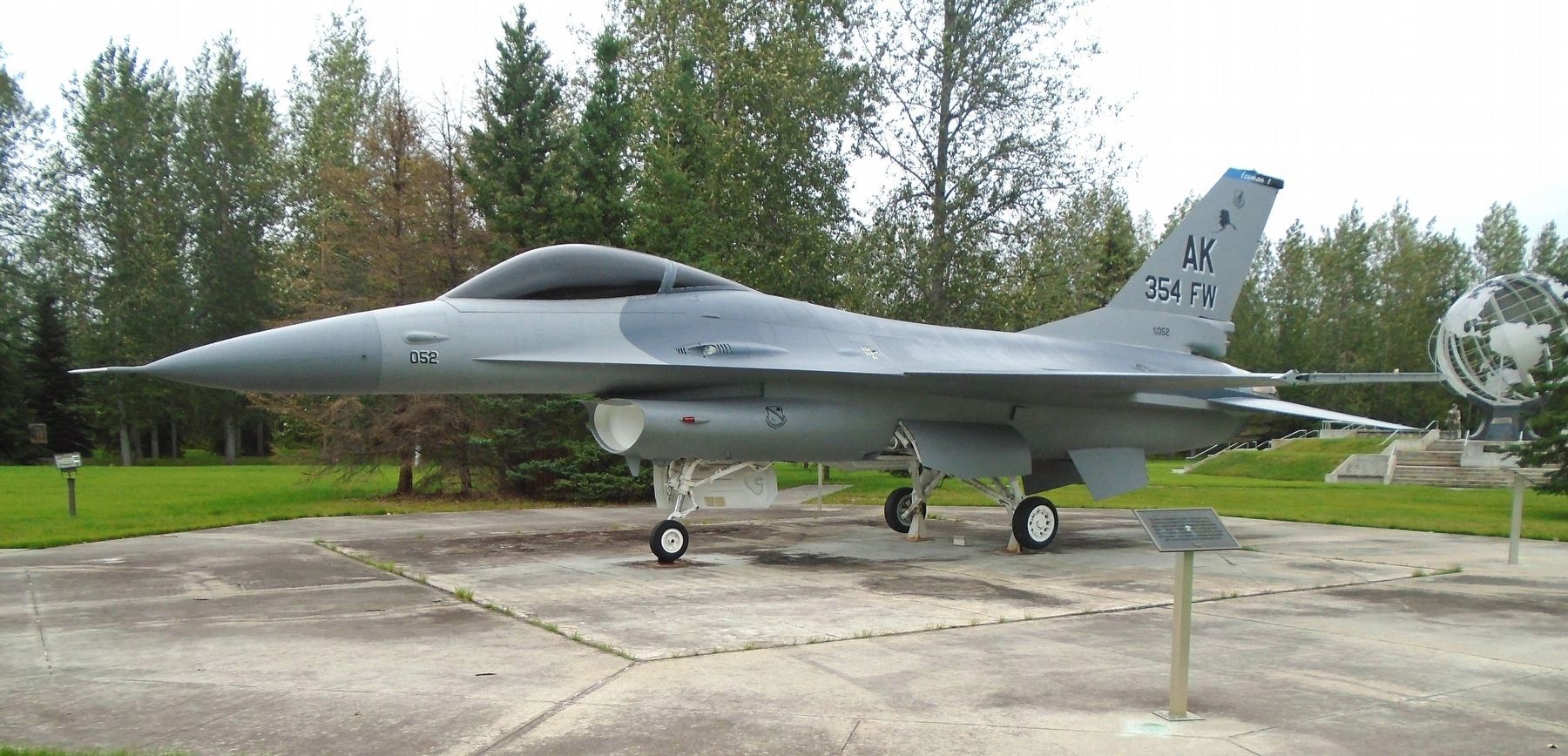 F-16 "Fighting Falcon". Click for full size. F-16 "Fighting Falcon" image. Click for full size.
