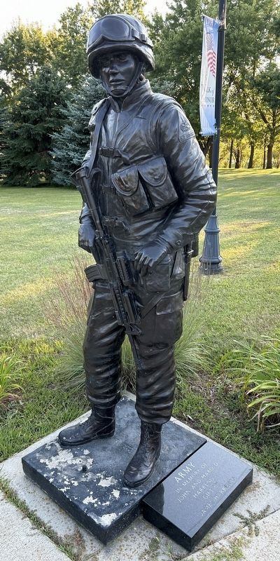 Army Statue image. Click for full size.