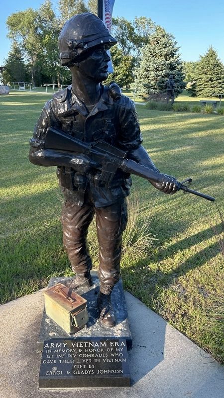 Army Vietnam Era Statue image. Click for full size.