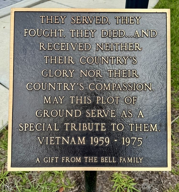 Vietnam War Memorial Marker image. Click for full size.