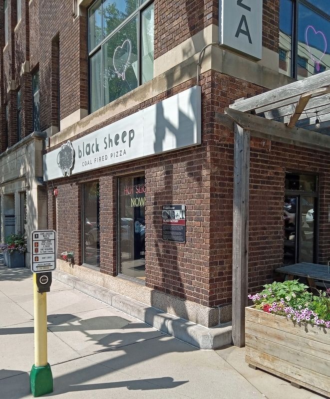 Glass Factory Marker at the south corner of 600 N. Washington Avenue. Click for full size. Glass Factory Marker at the south corner of 600 N. Washington Avenue image. Click for full size.