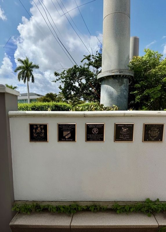 Women�s Overseas Service League Marker (center) image. Click for full size.