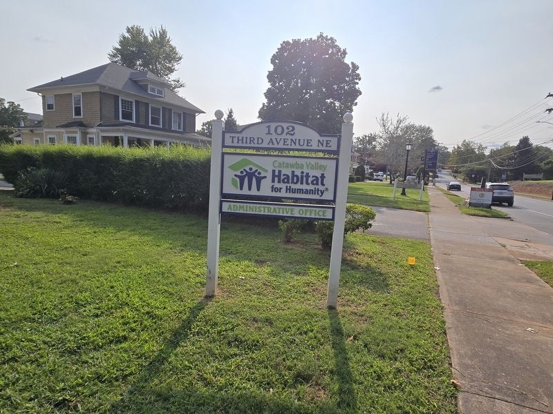 Habitat for Humanity sign in front of the Bailey House image. Click for full size.