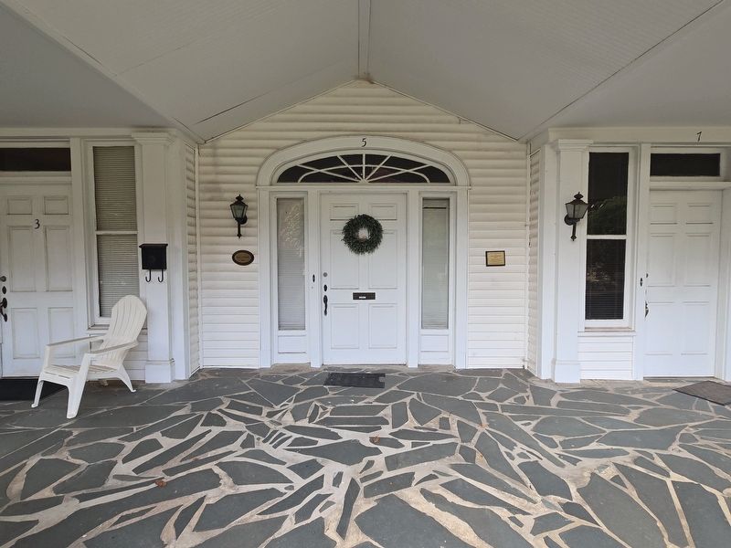 Harris Apartments front entrance. Marker is to the left. Click for full size. Harris Apartments front entrance. Marker is to the left image. Click for full size.