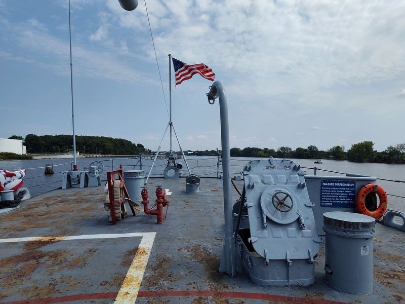 Fan-Fare Torpedo Decoy Marker image. Click for full size.