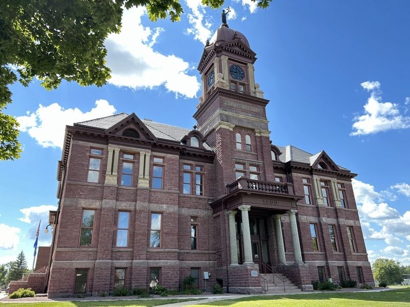 Pipestone County Courthouse & Marker image. Click for full size.