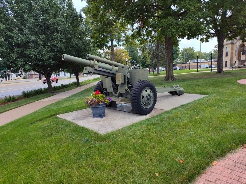 105 MM Howitzer. Click for full size. 105 MM Howitzer image. Click for full size.