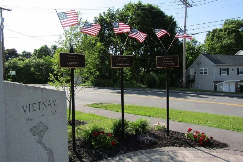 Northborough Veterans Memorial image. Click for full size.