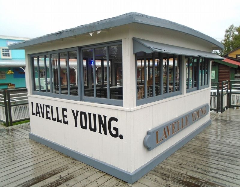 Sternwheeler Lavelle Young Wheelhouse image. Click for full size.
