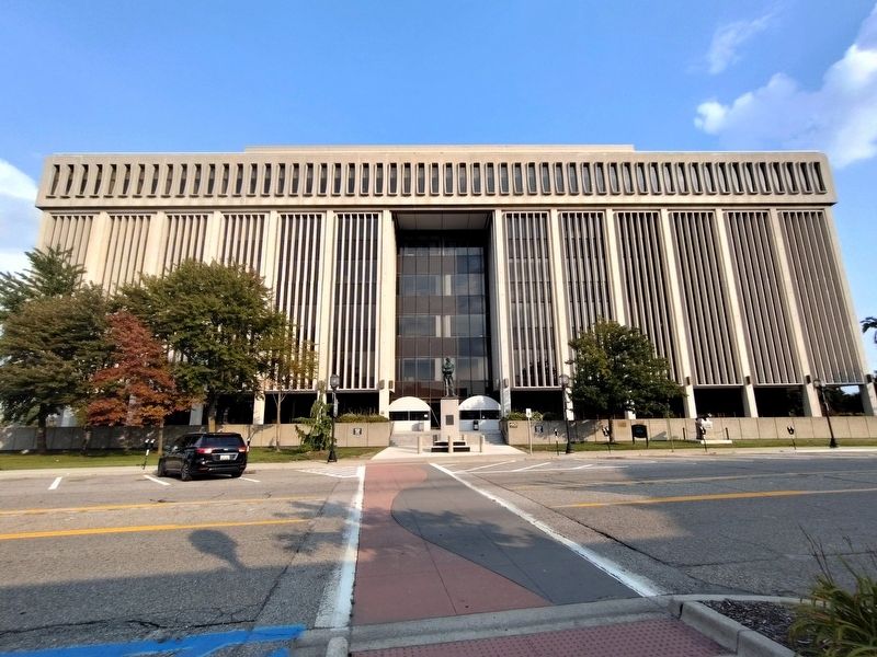 Macomb County Courthouse image. Click for full size.
