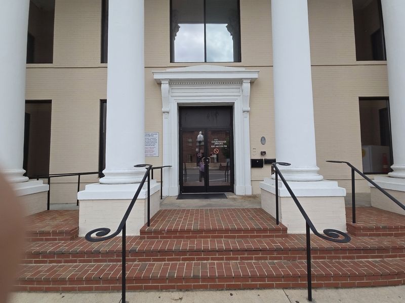 Davie County Courthouse Entrance. Marker is to the right image. Click for full size.