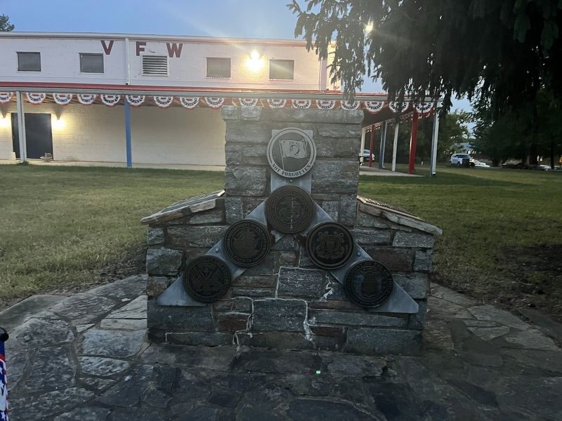 Veterans Memorial image. Click for full size.
