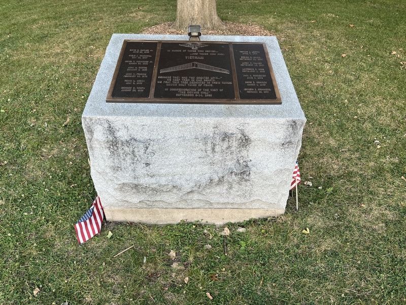 Elmhurst Vietnam Veterans Memorial image. Click for full size.