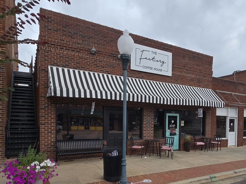 Commercial Building and Marker image. Click for full size.