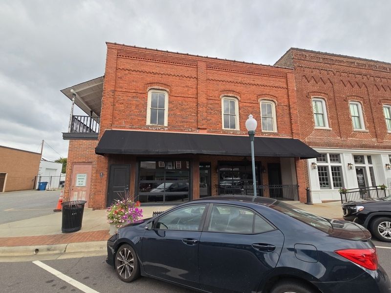 Horn-Harding Building. Marker is at the far left brick post. image. Click for full size.
