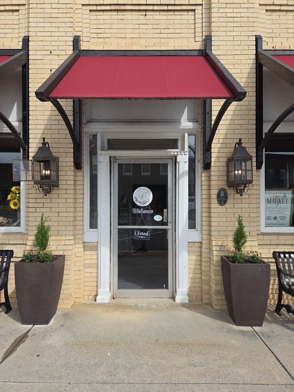 Southern Bank & Trust Marker to the right of the gift shop entrance image. Click for full size.
