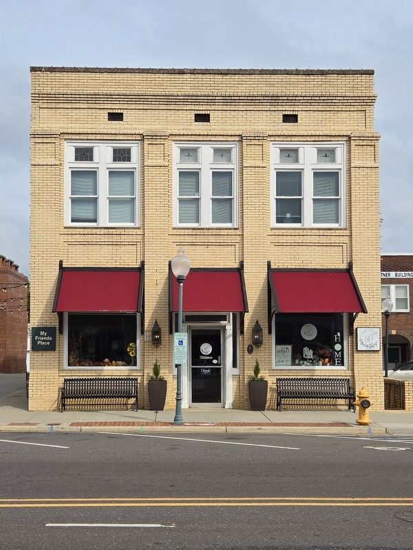 Full view Southern Bank & Trust image. Click for full size.