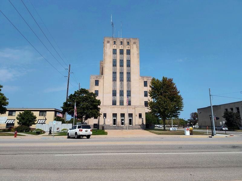 Bay County Courthouse image. Click for full size.