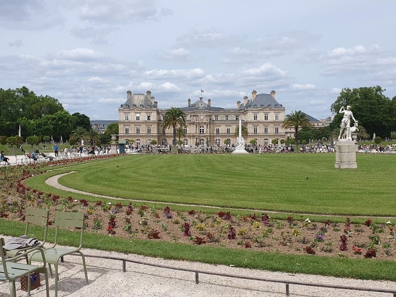 Le Palais du Luxembourg image. Click for full size.