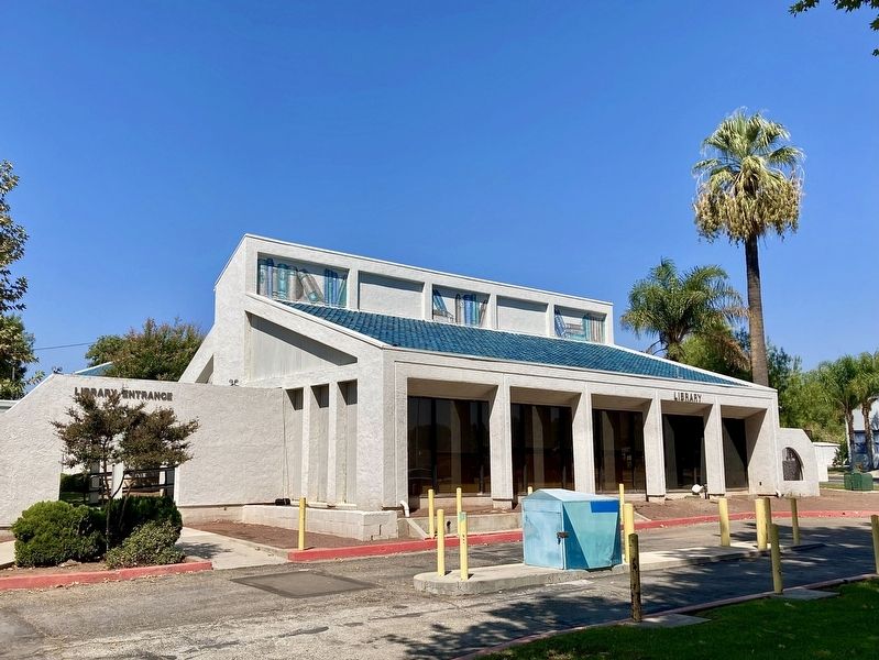 Lake Elsinore Library. Click for full size. Lake Elsinore Library image. Click for full size.