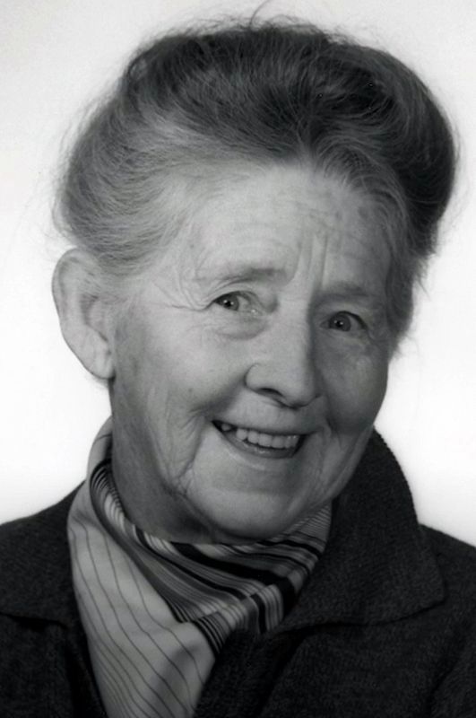 Cora Mae Basnight. Click for full size. Cora Mae Basnight image. Click for full size.