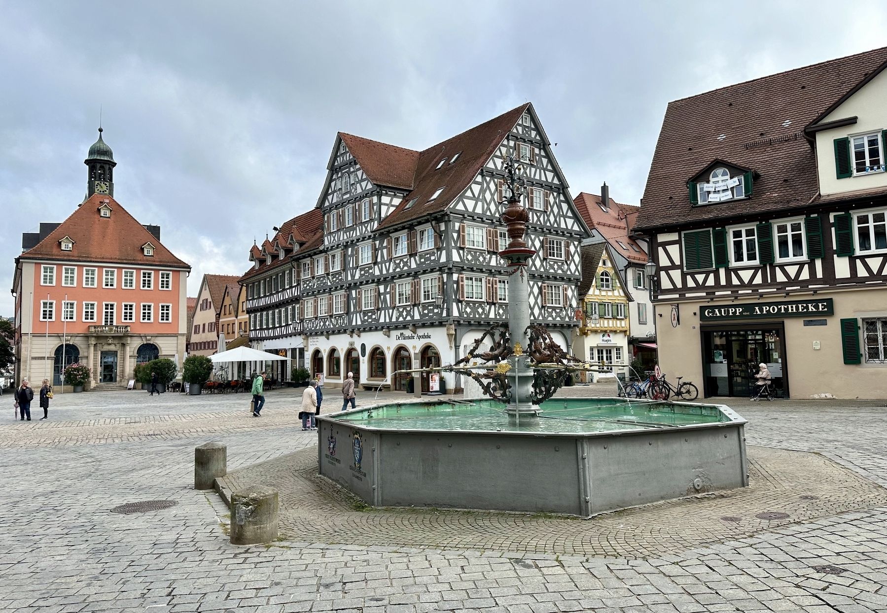 Marktbrunnen / Market Square Fountain - looking north image. Click for full size.