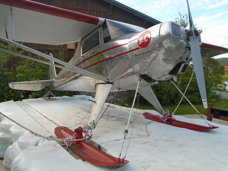 Luscombe Silvaire. Click for full size. Luscombe Silvaire image. Click for full size.