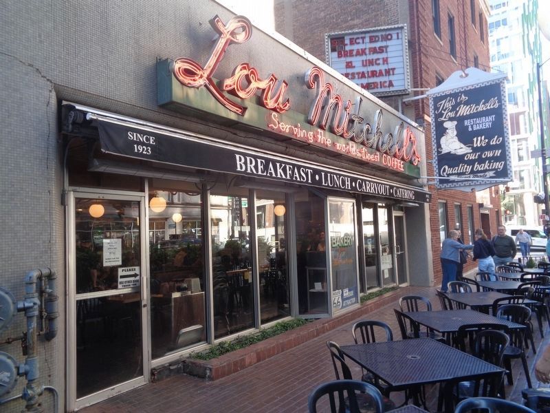 Lou Mitchell's Restaurant & Bakery image. Click for full size.