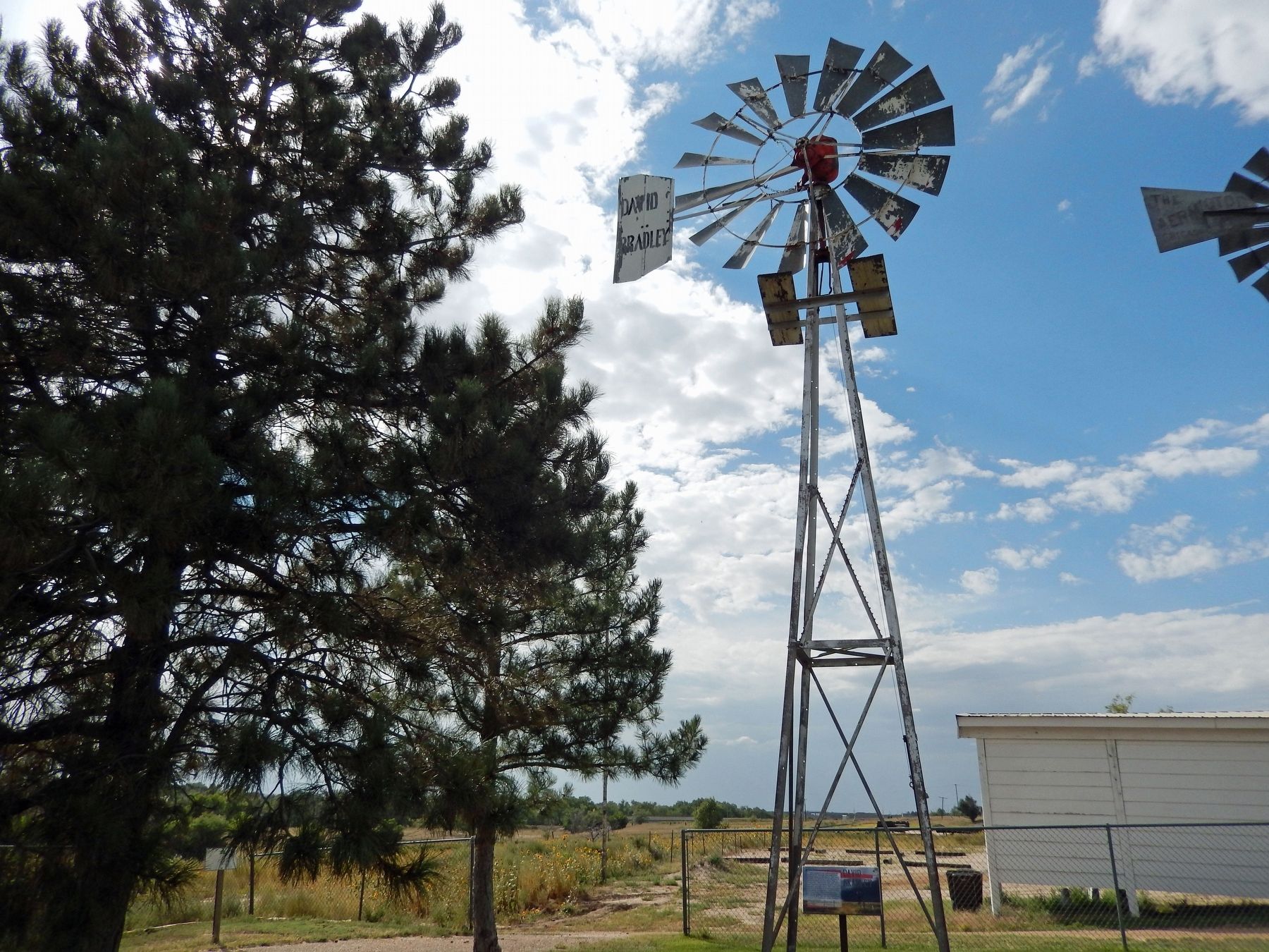 David Bradley Windmill & Marker image. Click for full size.