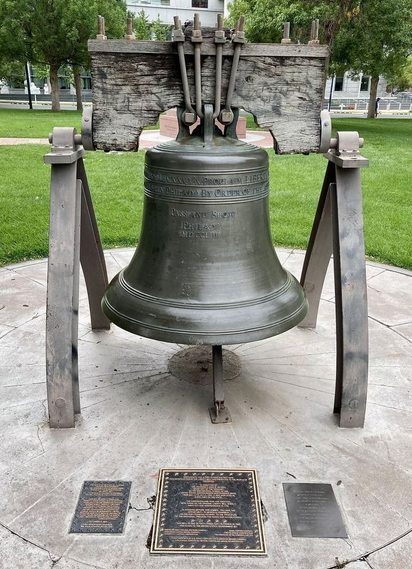 Liberty Bell Replica and Markers image. Click for full size.