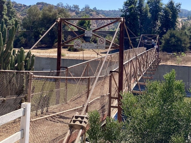 Mariposa Bridge image. Click for full size.