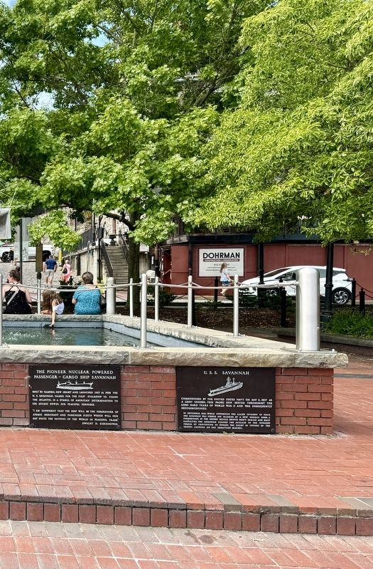 U.S.S. Savannah Marker (right) image. Click for full size.
