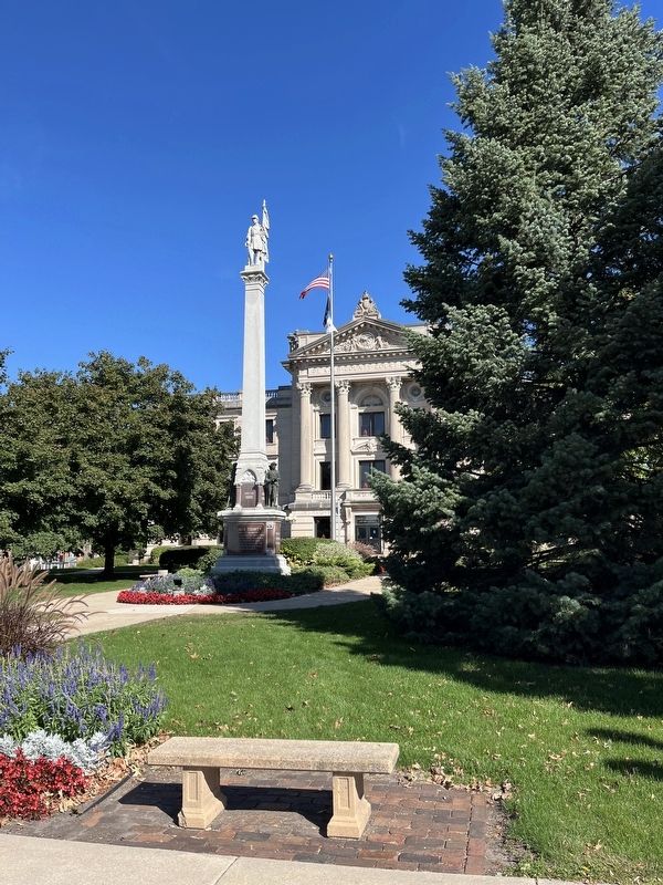 DeKalb County Courthouse image. Click for full size.