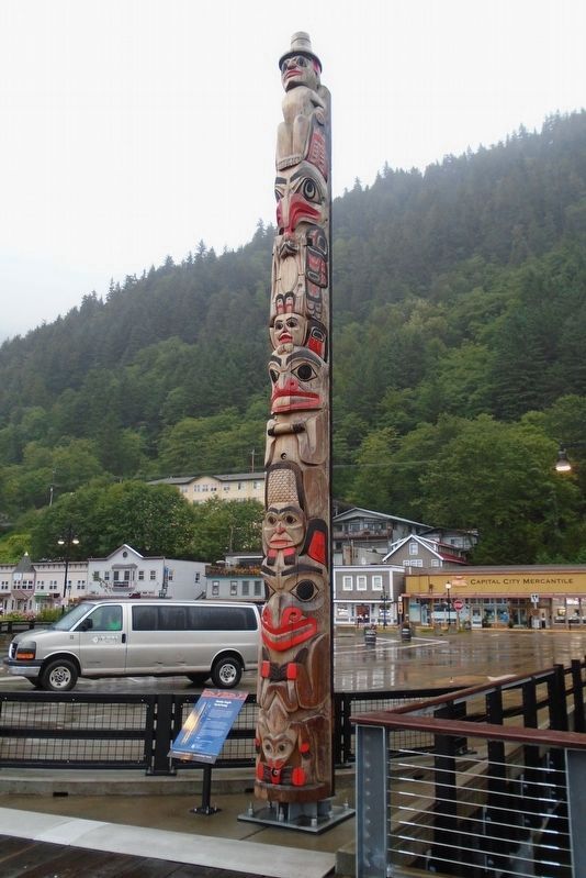 Haida Eagle � Gy�a'aang Totem Pole and Marker image. Click for full size.